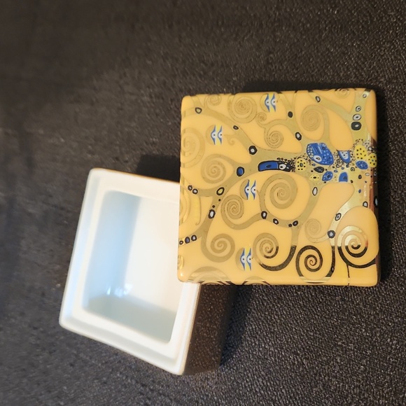 GUSTAV KLIMT " TREE OF LIFE"SMALL CERAMIC LIDDED TRINKET BOX - Picture 2 of 6
